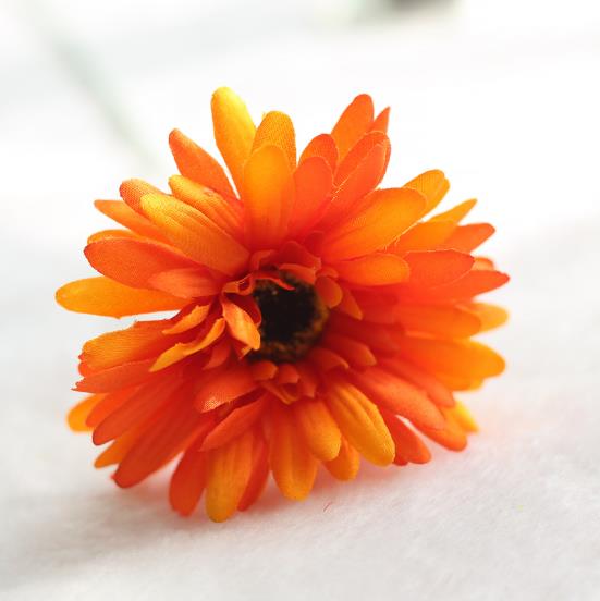 Artificial silk chrysanthemum flowers for wedding flower bouquet